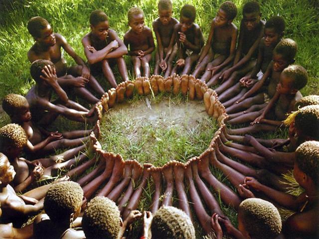 ubuntu kids in cirkel